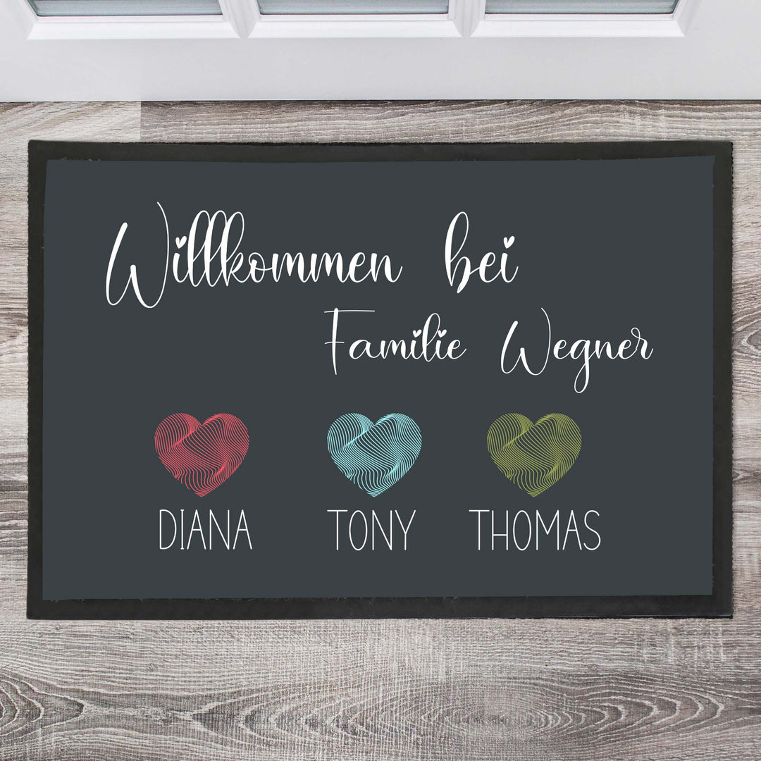 Willkommen bei Familie mit bunten Herzen Fußmatte, Schmutzfangmatte, Fußmatte personalisiert, Türmatte, Personalisierte Fußmatte, Geschenk zum Einzug - all - yours24