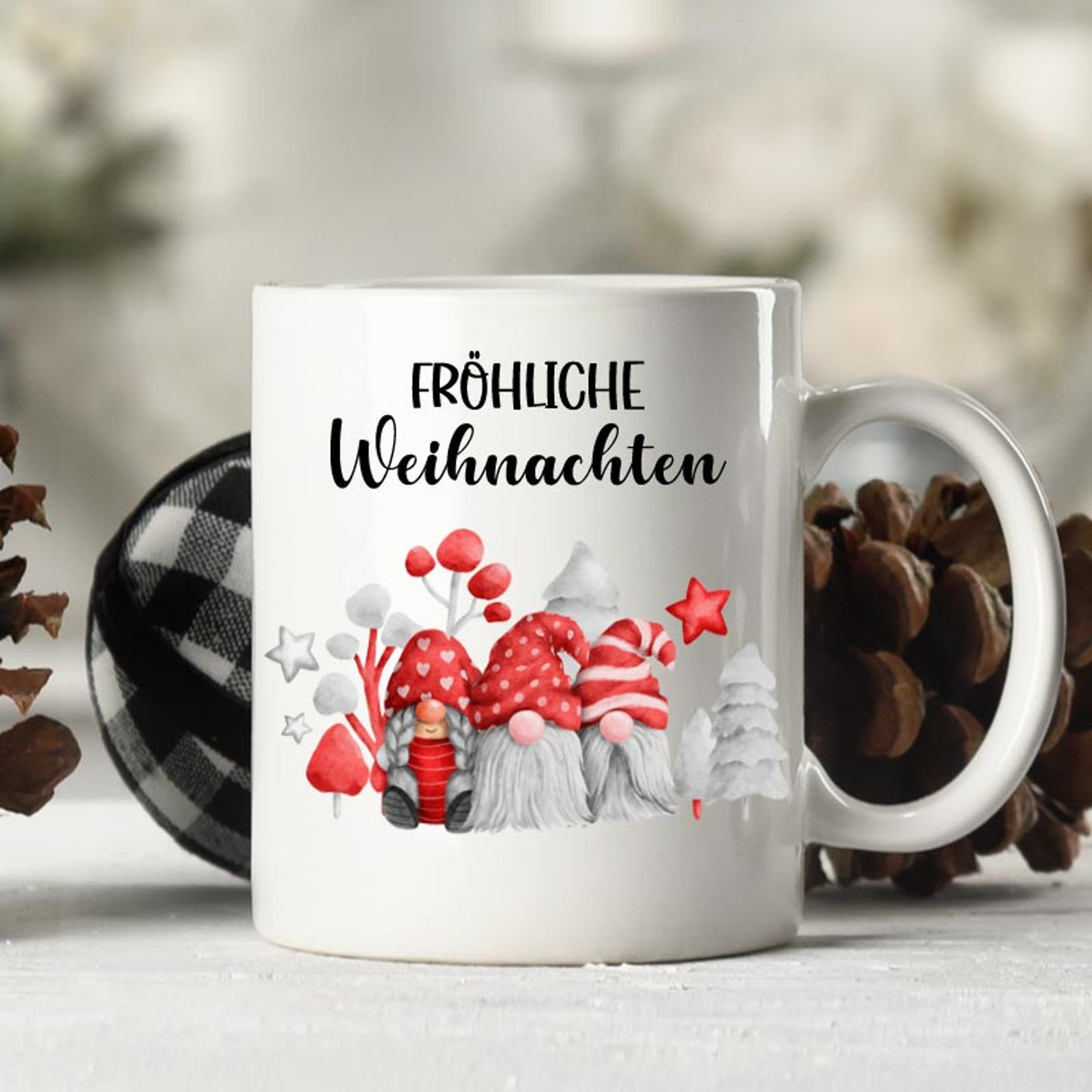 all-yours24 Tasse Fröhliche Weihnachten Geschenkideen Tasse mit Spruch Geschenke Kaffee-Tasse Wichtel Weihnacht