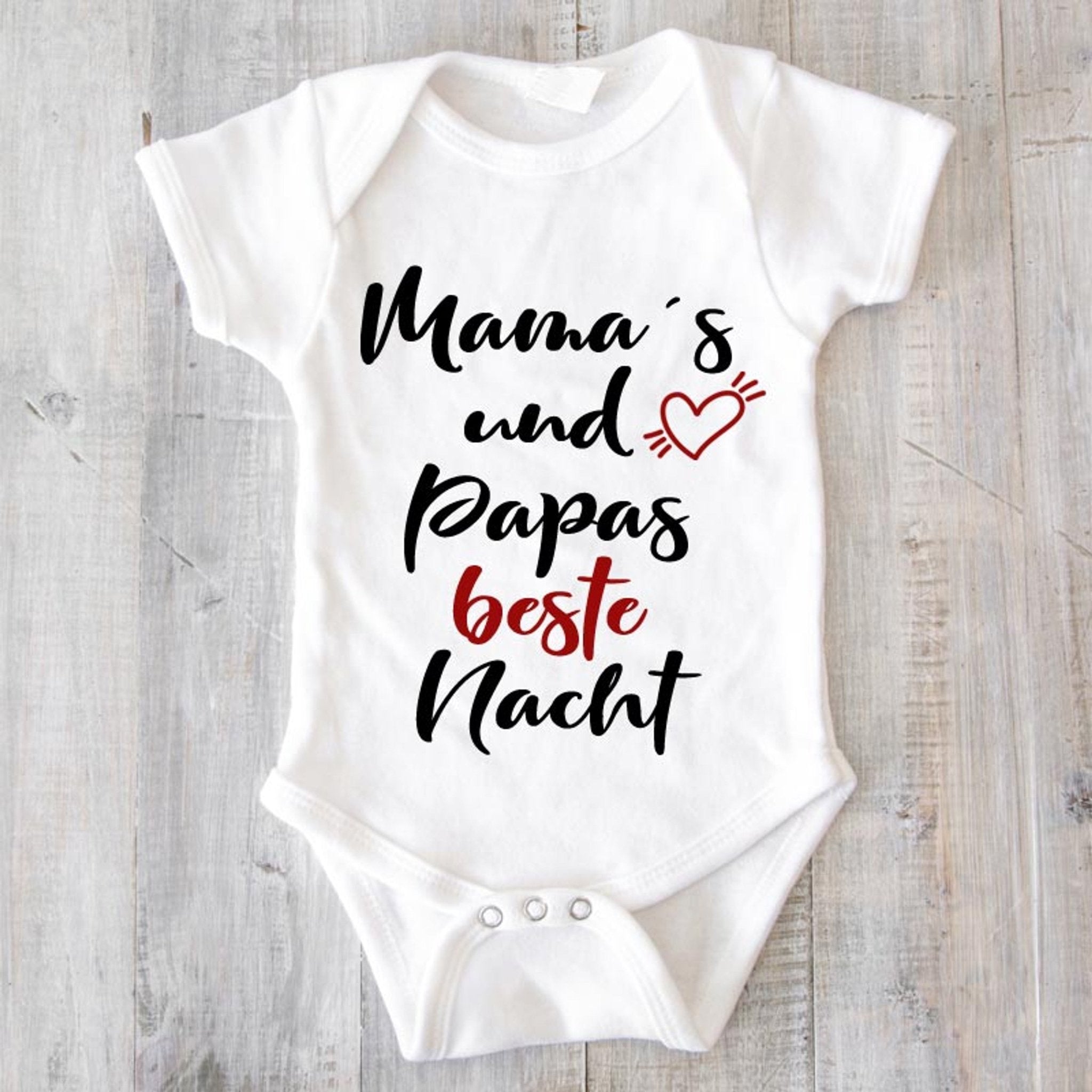 all - yours24 kurzarm Babybody Bodysuit mit Spruch Mamas und Papas beste Nacht Geschenkidee Lustig - all - yours24